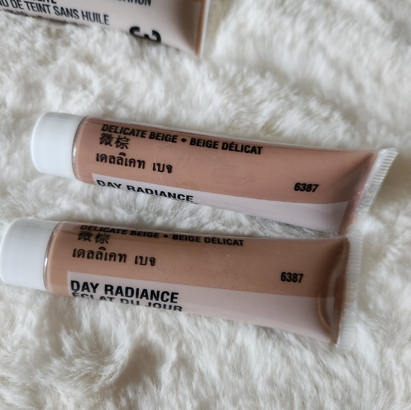 🆕️MK- Beige Foundation Bundle - Picture 8 of 8